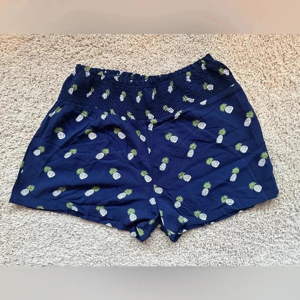Angie high-waisted shorts, size medium